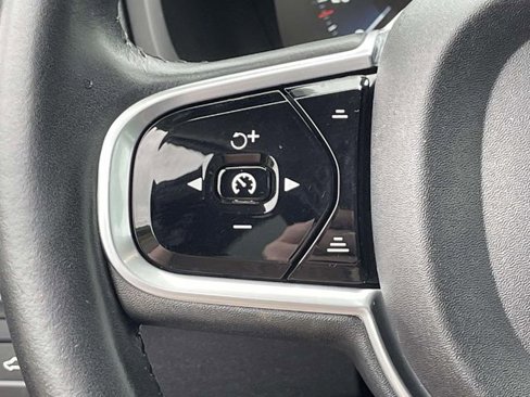 Used 2018 Volvo XC90 T6 Momentum w/ Convenience Package image 18