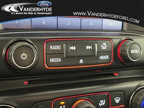 Used 2015 GMC Sierra 1500 SLE w/ SLE Value Package image 26