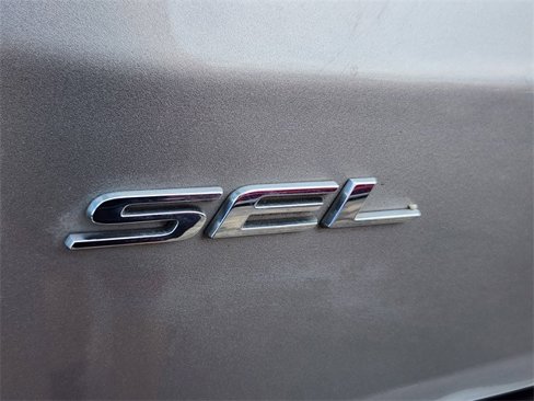 Used 2023 Ford Edge SEL image 15