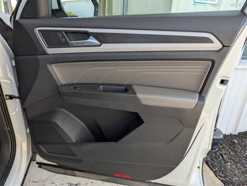 Certified 2023 Volkswagen Atlas SE w/ Black Wheel Package image 37