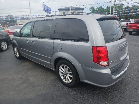 Used 2016 Dodge Grand Caravan SXT image 4