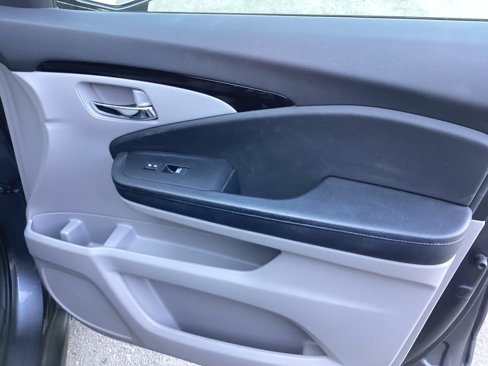 Used 2016 Honda Pilot Touring image 16