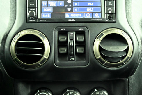 Used 2018 Jeep Wrangler Unlimited Sport image 29
