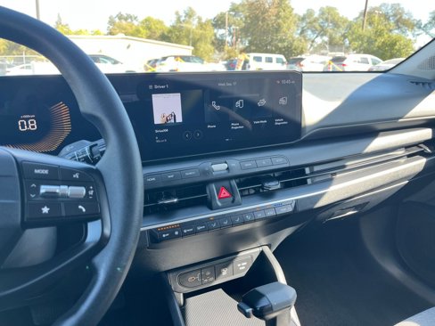 Used 2025 Kia K4 LXS image 18