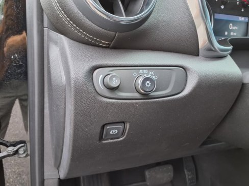 Used 2023 Chevrolet Blazer LT image 17