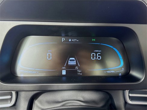 New 2025 Hyundai Elantra SE image 8