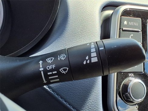 Used 2023 Nissan Versa SV image 21