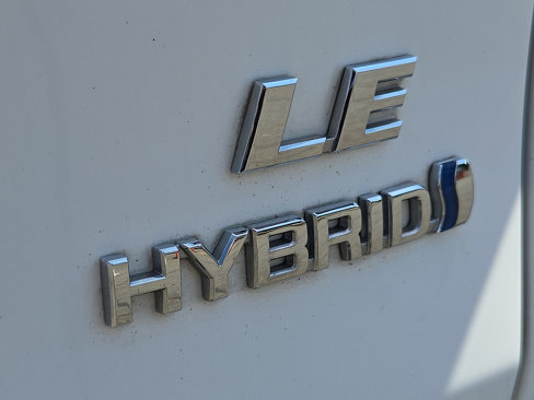 Used 2022 Toyota RAV4 LE image 29