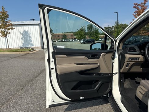 Used 2018 Honda Odyssey EX image 10
