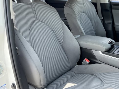 Used 2021 Toyota Highlander L image 34
