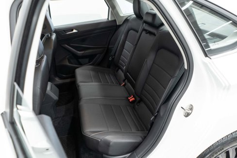 Used 2024 Volkswagen Jetta SE w/ Panoramic Sunroof Package image 29