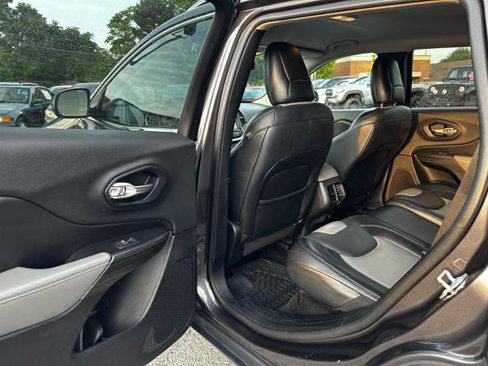 Used 2014 Jeep Cherokee Limited w/ Luxury Group image 13