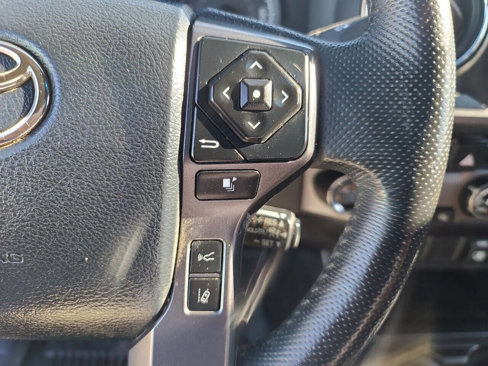 Used 2018 Toyota Tacoma TRD Sport image 17