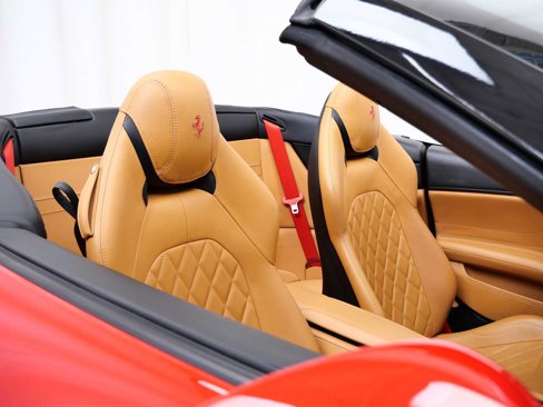 Certified 2017 Ferrari California T image 14
