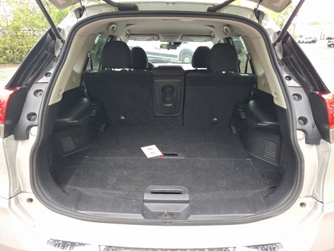 Used 2020 Nissan Rogue S w/ Special Edition Package image 18