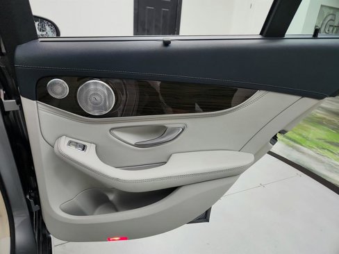 Used 2015 Mercedes-Benz C 300 4MATIC Sedan image 31