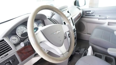 Used 2010 Chrysler Town & Country LX w/ PWR Window Group image 16