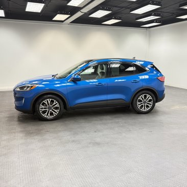 Used 2020 Ford Escape SEL image 2