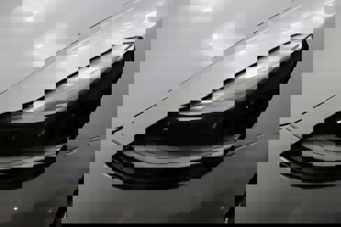 Used 2022 Tesla Model 3 Standard Range image 3
