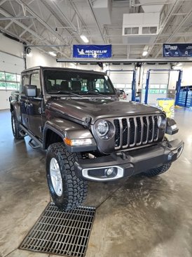 Used 2021 Jeep Gladiator Sport image 4
