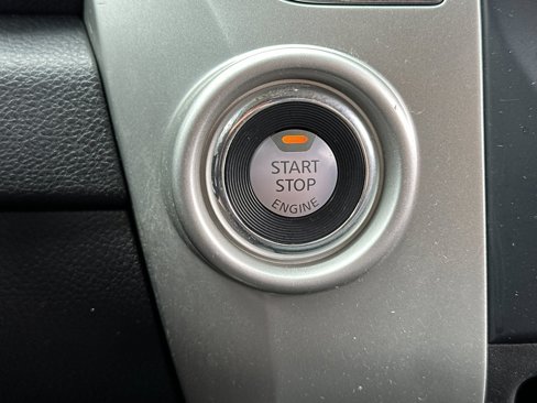 Used 2019 Nissan Titan SV image 20