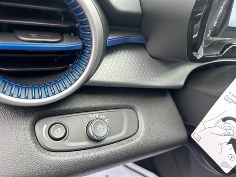 New 2025 Chevrolet Trax LS w/ LS Convenience Package image 9