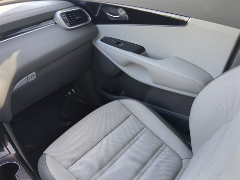 Used 2020 Kia Sorento SX image 17