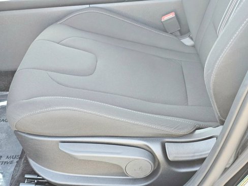 Used 2023 Hyundai Elantra SEL w/ Convenience Package image 19