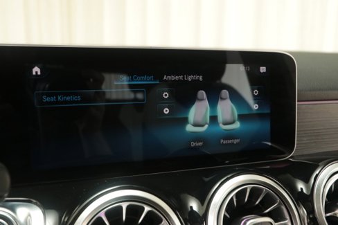 Used 2021 Mercedes-Benz GLB 35 AMG 4MATIC image 54