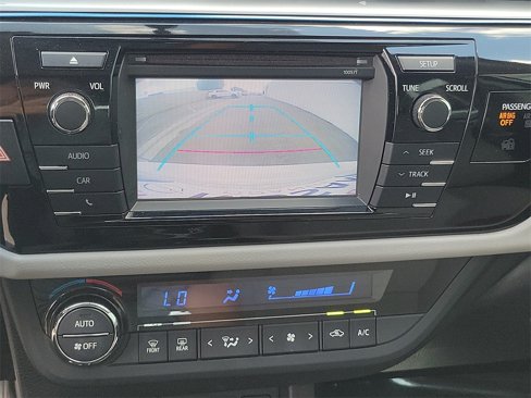 Used 2016 Toyota Corolla LE image 10