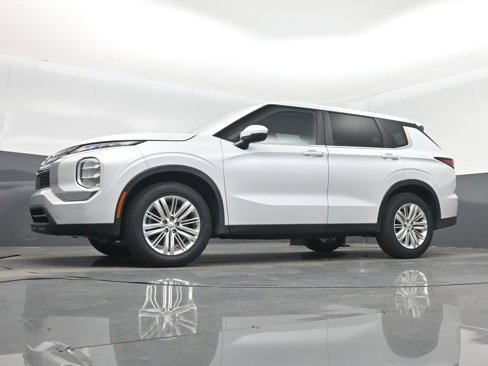 Used 2022 Mitsubishi Outlander ES image 33