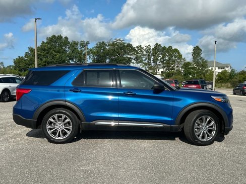 Certified 2023 Ford Explorer XLT w/ Equipment Group 202A image 4