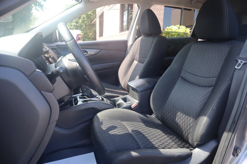 Used 2019 Nissan Rogue SV image 25