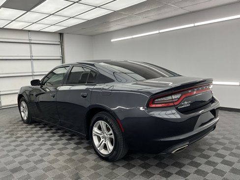 Used 2017 Dodge Charger SE image 19
