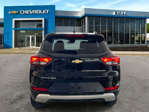 Used 2022 Chevrolet TrailBlazer LT w/ Convenience Package image 4