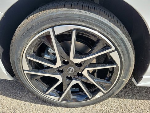 New 2025 Nissan Sentra SR image 14