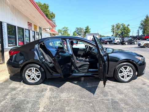 Used 2015 MAZDA MAZDA3 i Sport image 14