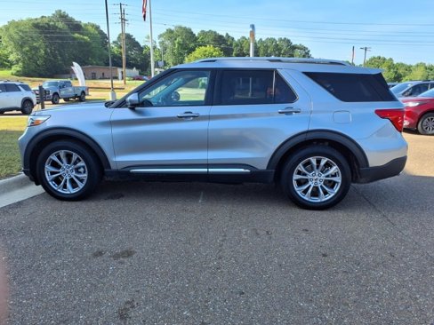 Used 2022 Ford Explorer Limited image 8