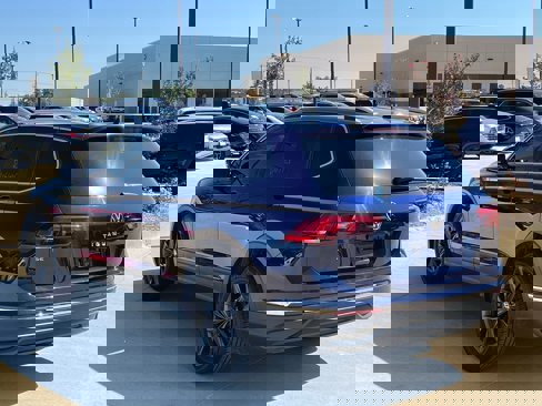 Used 2022 Volkswagen Tiguan SE image 9
