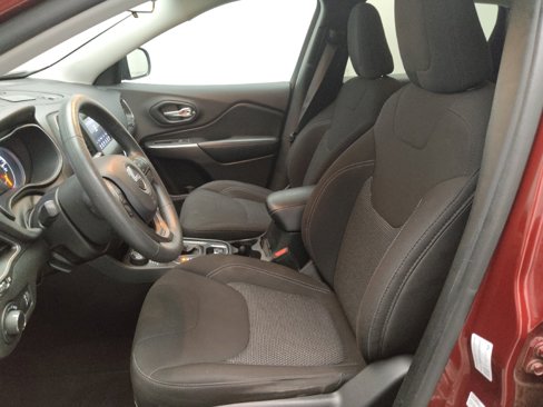 Used 2020 Jeep Cherokee Latitude image 17