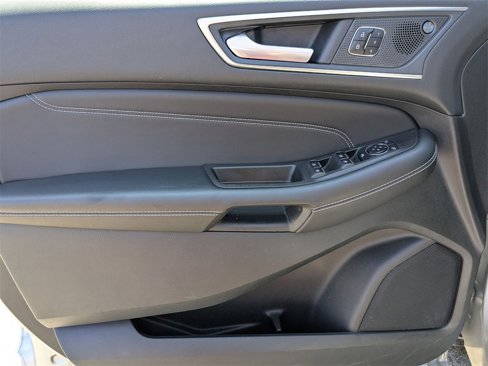 Used 2024 Ford Edge Titanium image 13