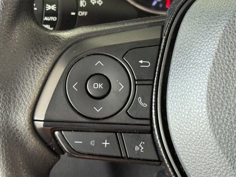 Used 2020 Toyota RAV4 XLE image 23