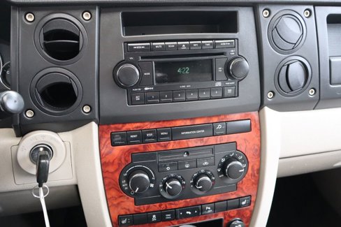 Used 2006 Jeep Commander Limited w/ Trailer Tow Group IV image 37