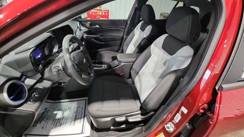 Used 2025 Chevrolet Trax LS image 15