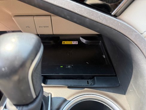 Certified 2022 Toyota Camry XLE w/ Navigation Package image 33