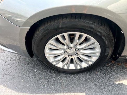 Used 2013 Chrysler 200 Touring image 19