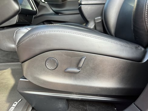 Used 2018 Tesla Model X image 11