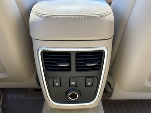 Used 2014 Chrysler 300 C w/ Beats Audio Group image 41