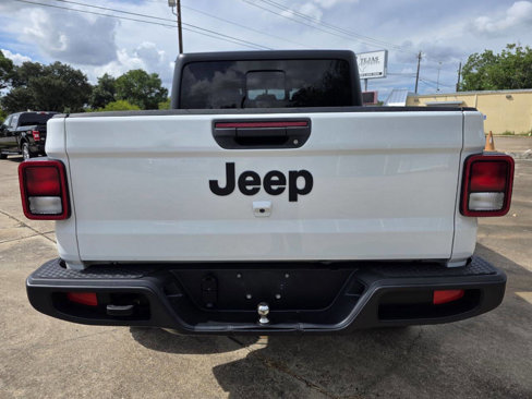 Used 2023 Jeep Gladiator Sport image 6