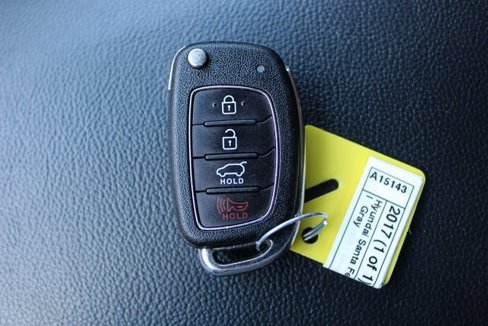Used 2017 Hyundai Santa Fe SE image 32